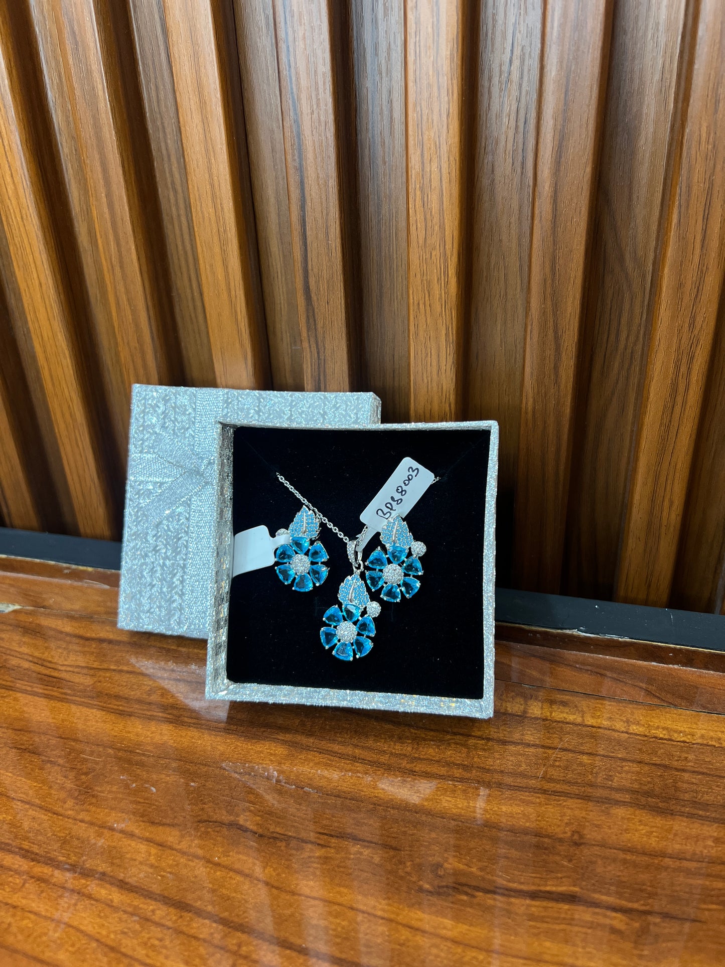 Blue Blossom Pendant Set