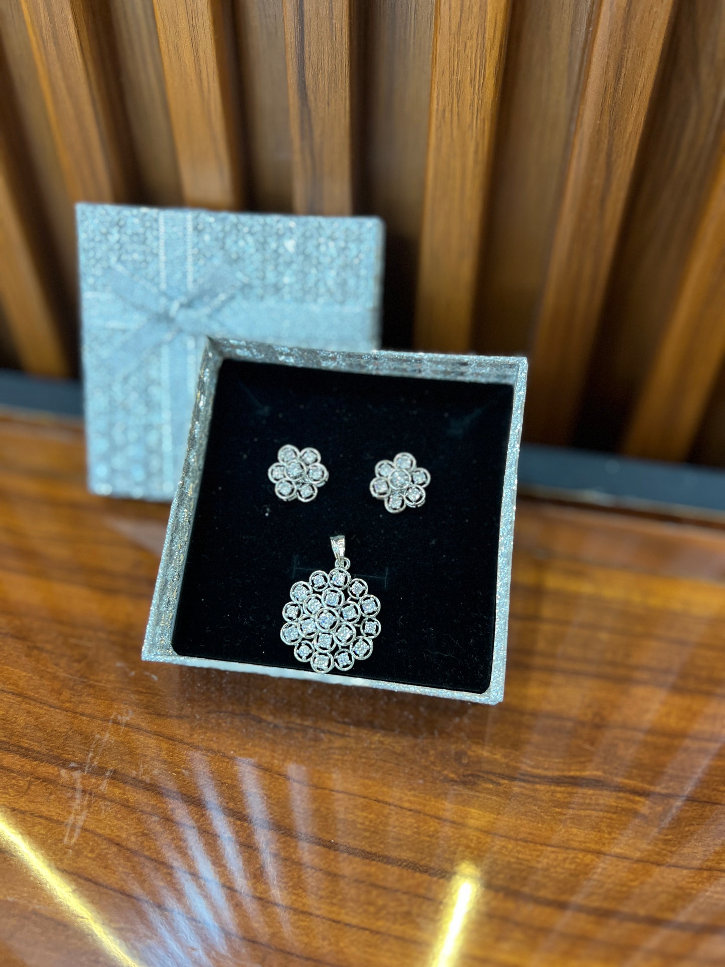 Sparkling Floral Diamond Pendant Set