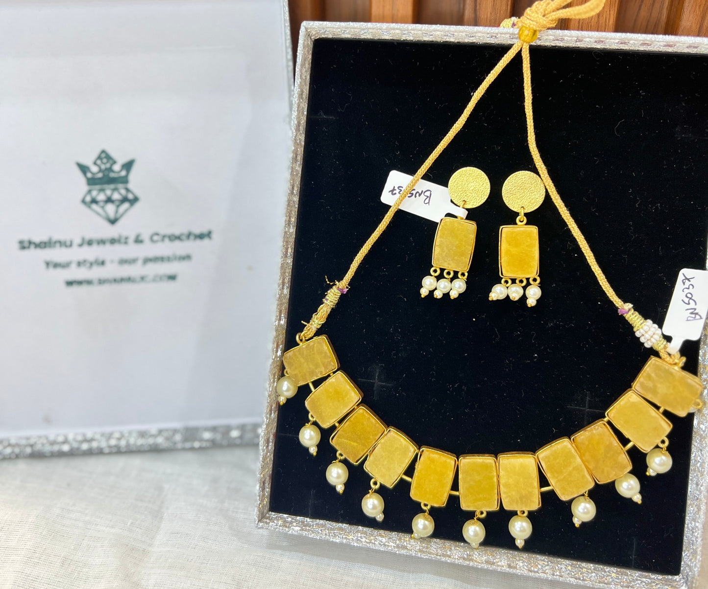 Golden Rectangular Stone & Pearl Drop Necklace Set