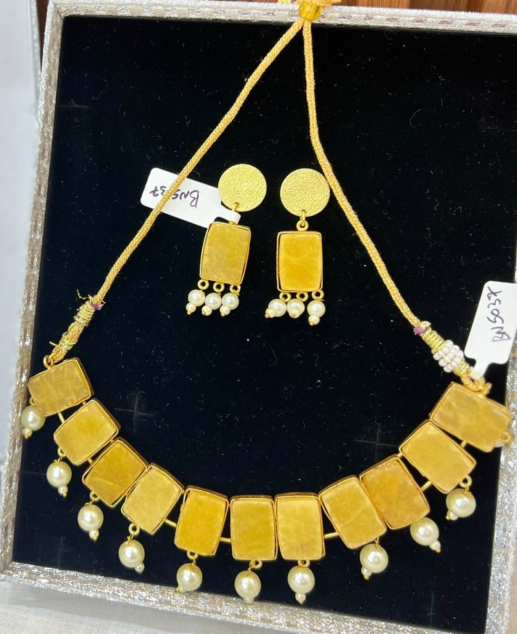 Golden Rectangular Stone & Pearl Drop Necklace Set