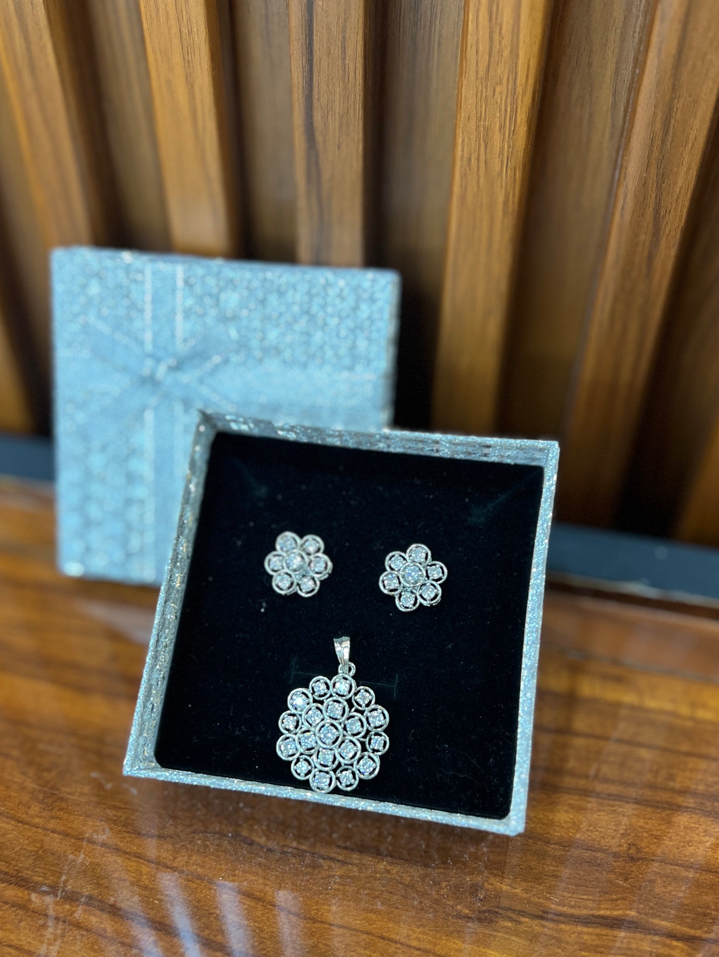 Sparkling Floral Diamond Pendant Set