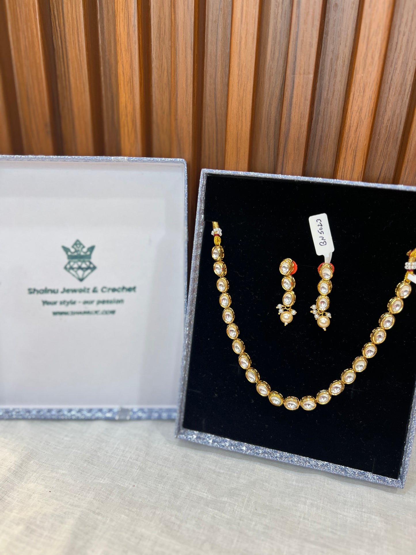 Single Line Kundan Pearl Necklace Set