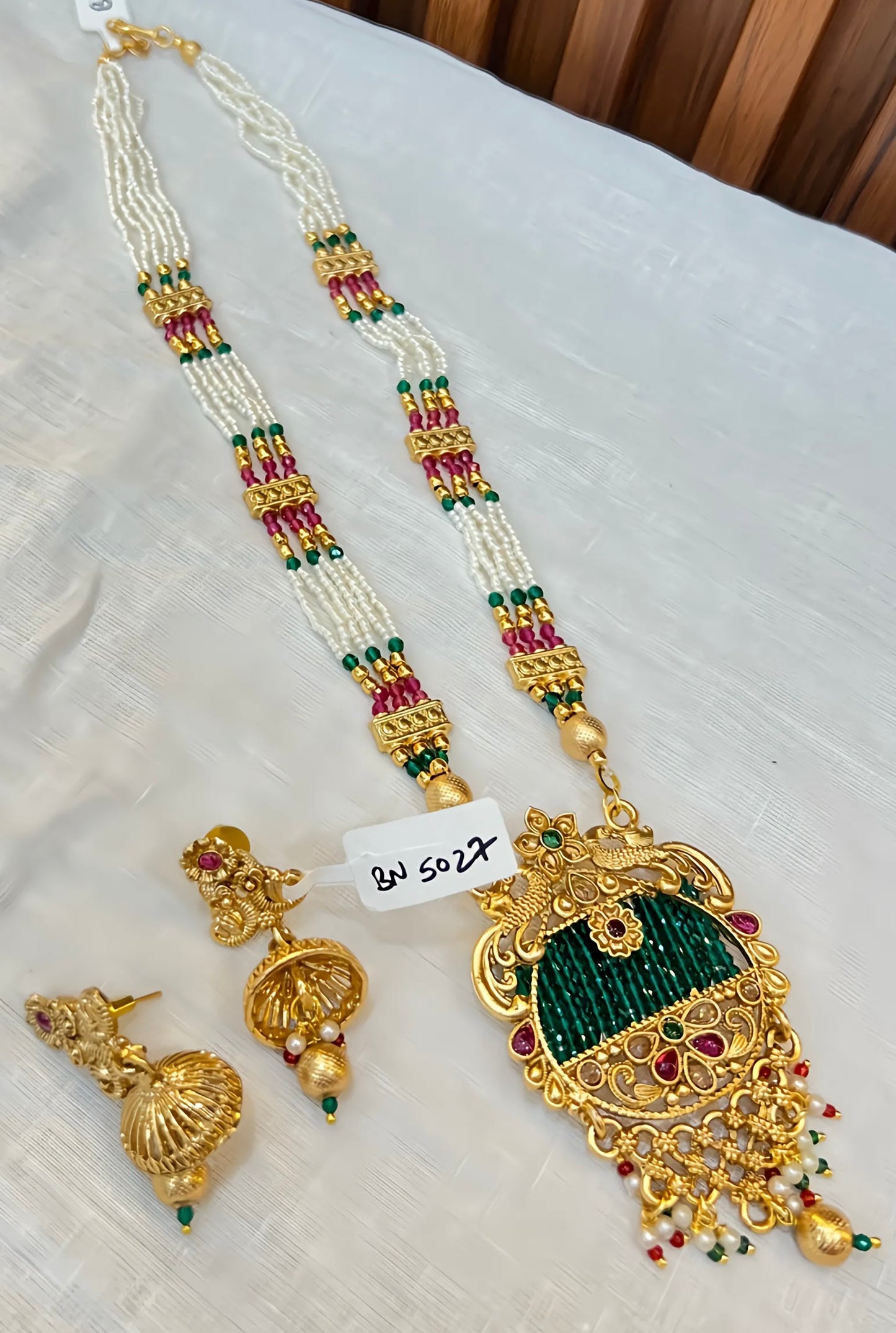 Regal Pearl & Temple Necklace Set