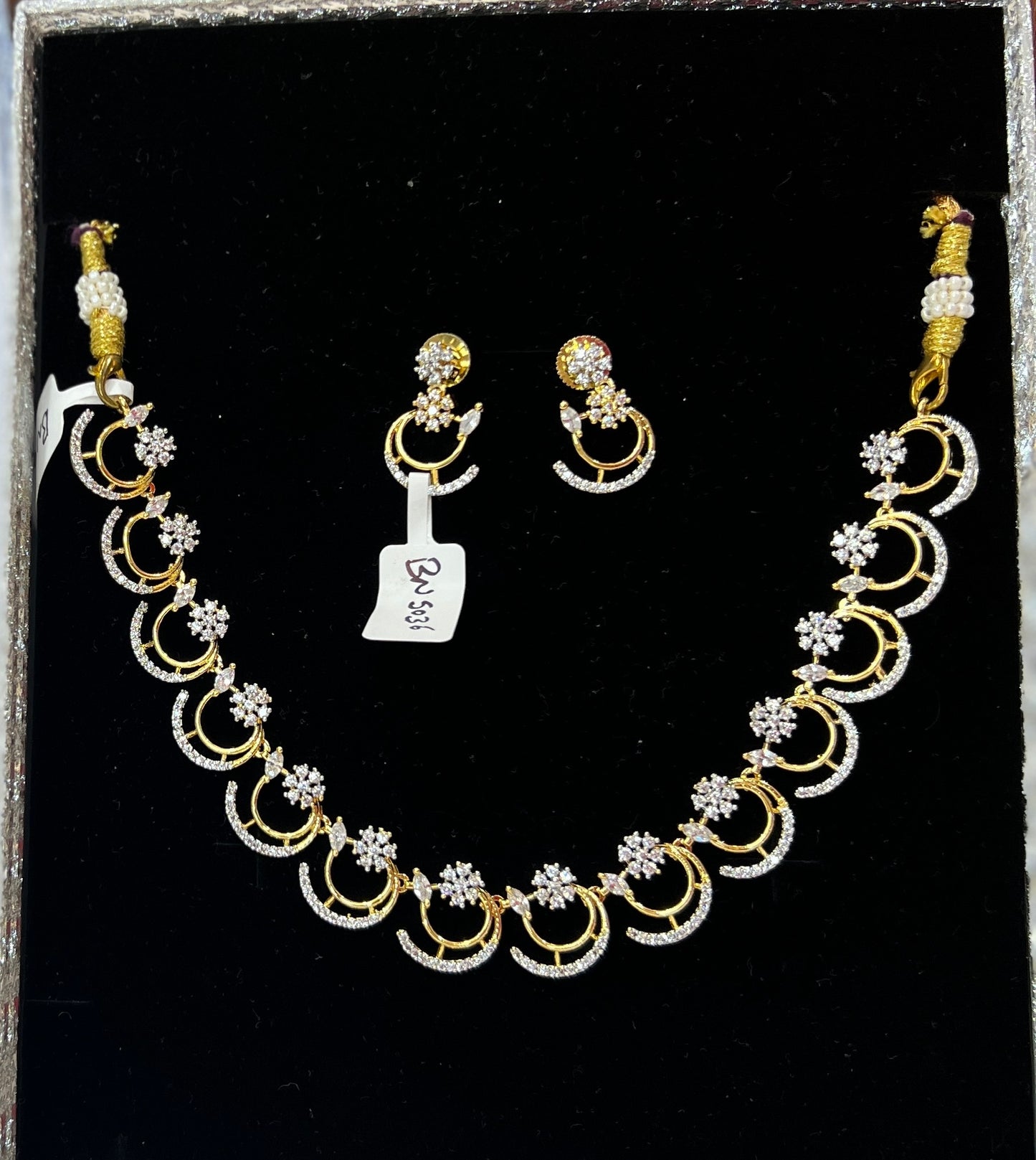 Crescent Bloom Diamond Necklace Set