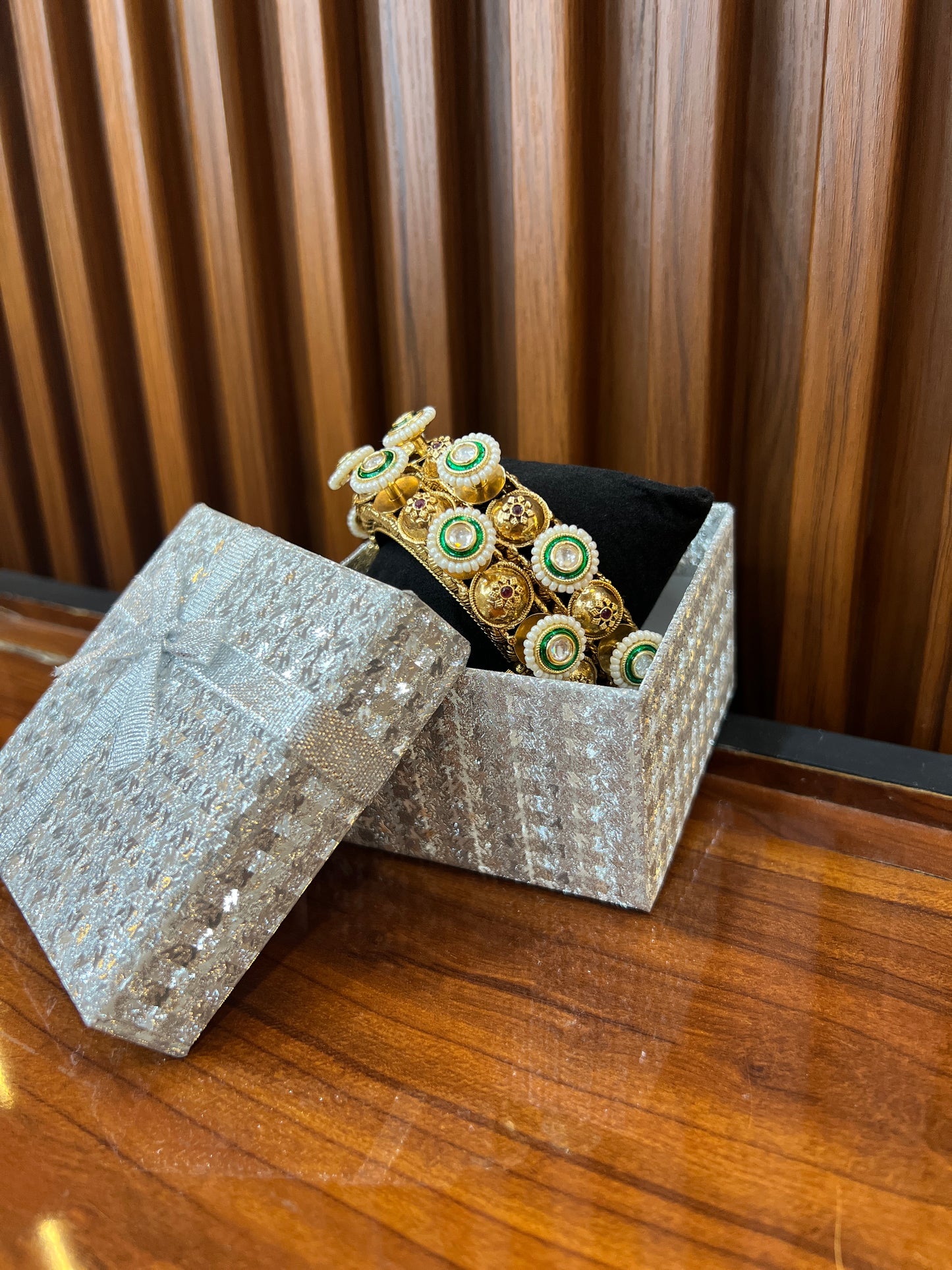 Royal Chakri Pacheli Bangles