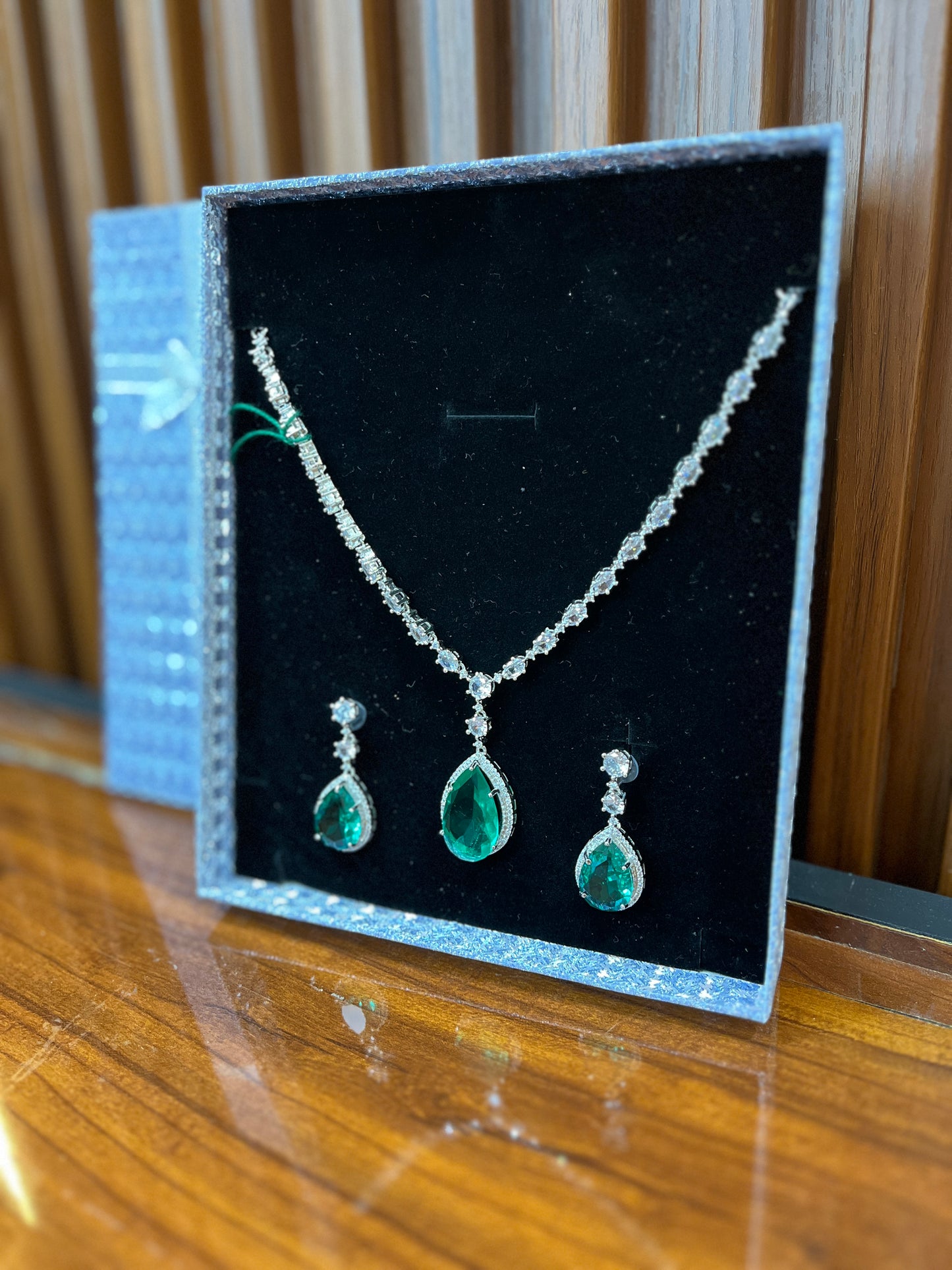 Emerald Drop Necklace Set