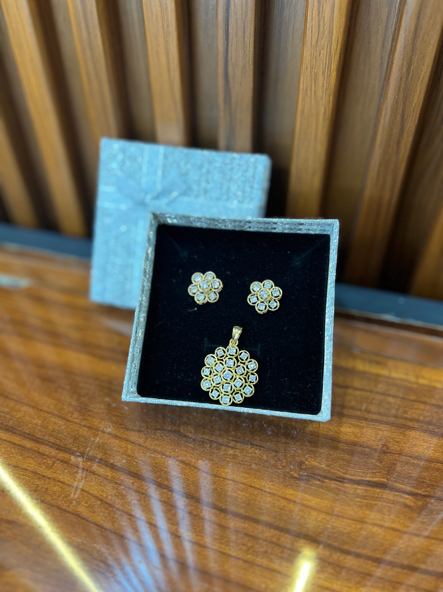 Sparkling Floral Diamond Pendant Set