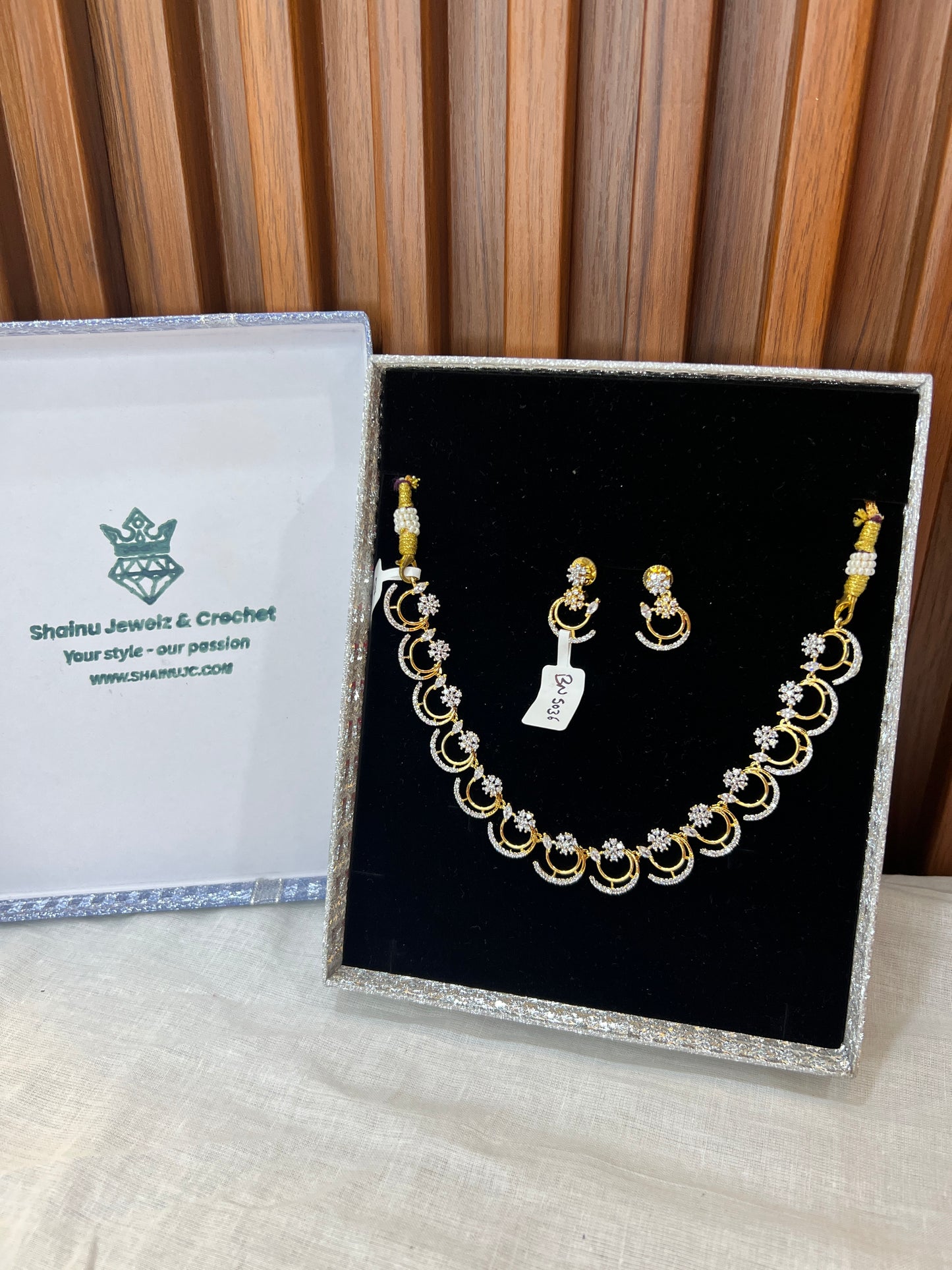 Crescent Bloom Diamond Necklace Set
